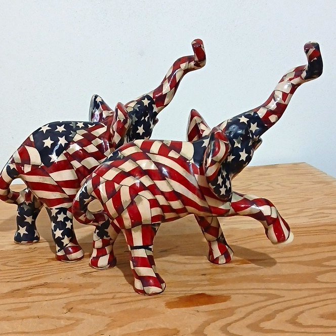 Vintage La Vie Patchwork American Flag Elephant Figurines Set of 2 1980-1989 Vintage La Vie Patchwork American Flag Elephant Figurines Set of 2 1980-1989