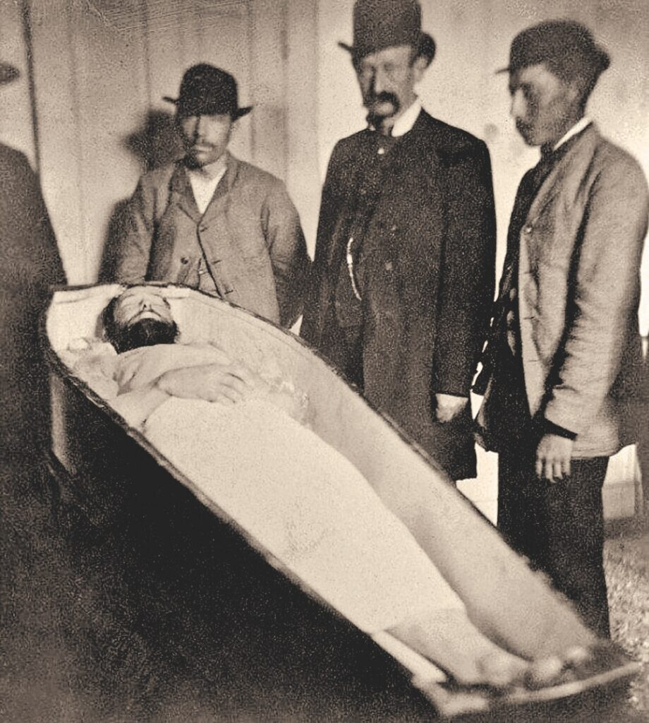 Authentic RARE Newspaper  JESSE JAMES SHOT and KILLED  Very Early Report 1882