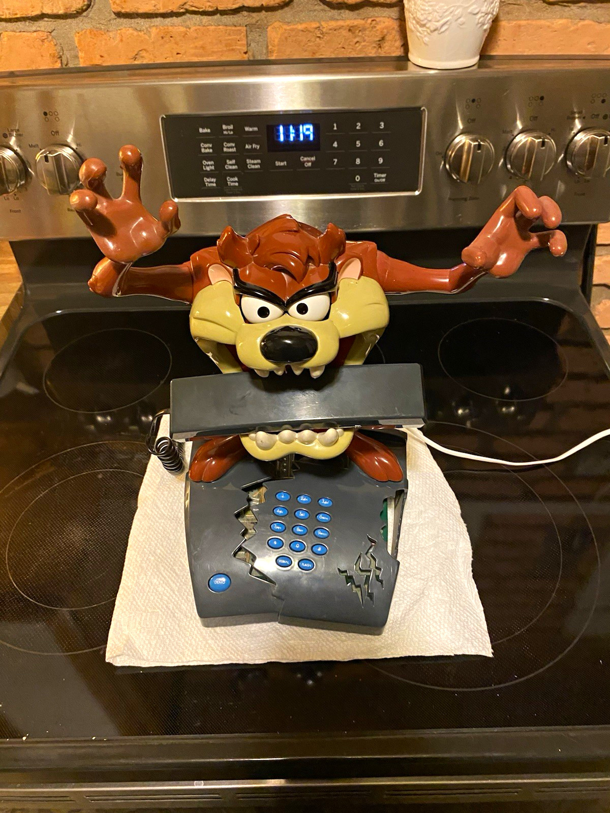 Warner Bros. Looney Tunes Taz Tasmanian Devil Collectible Corded Telephone