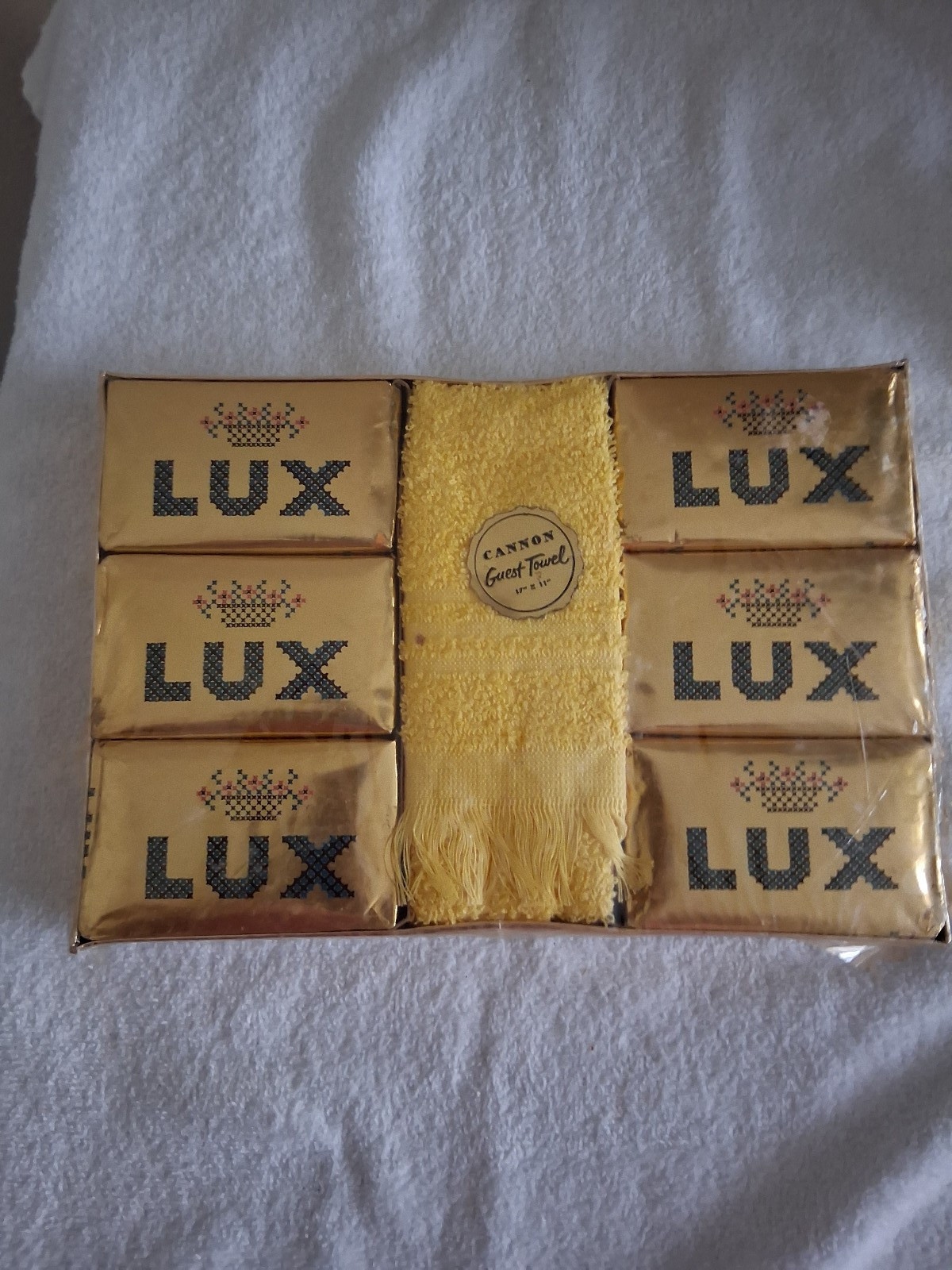 VINTAGE LUX FOIL WRAPPED BATH SOAP 6 BARS & 1 YELLOW CANNON GUEST TOWEL SEALED VINTAGE LUX FOIL WRAPPED BATH SOAP 6 BARS & 1 YELLOW CANNON GUEST TOWEL SEALED