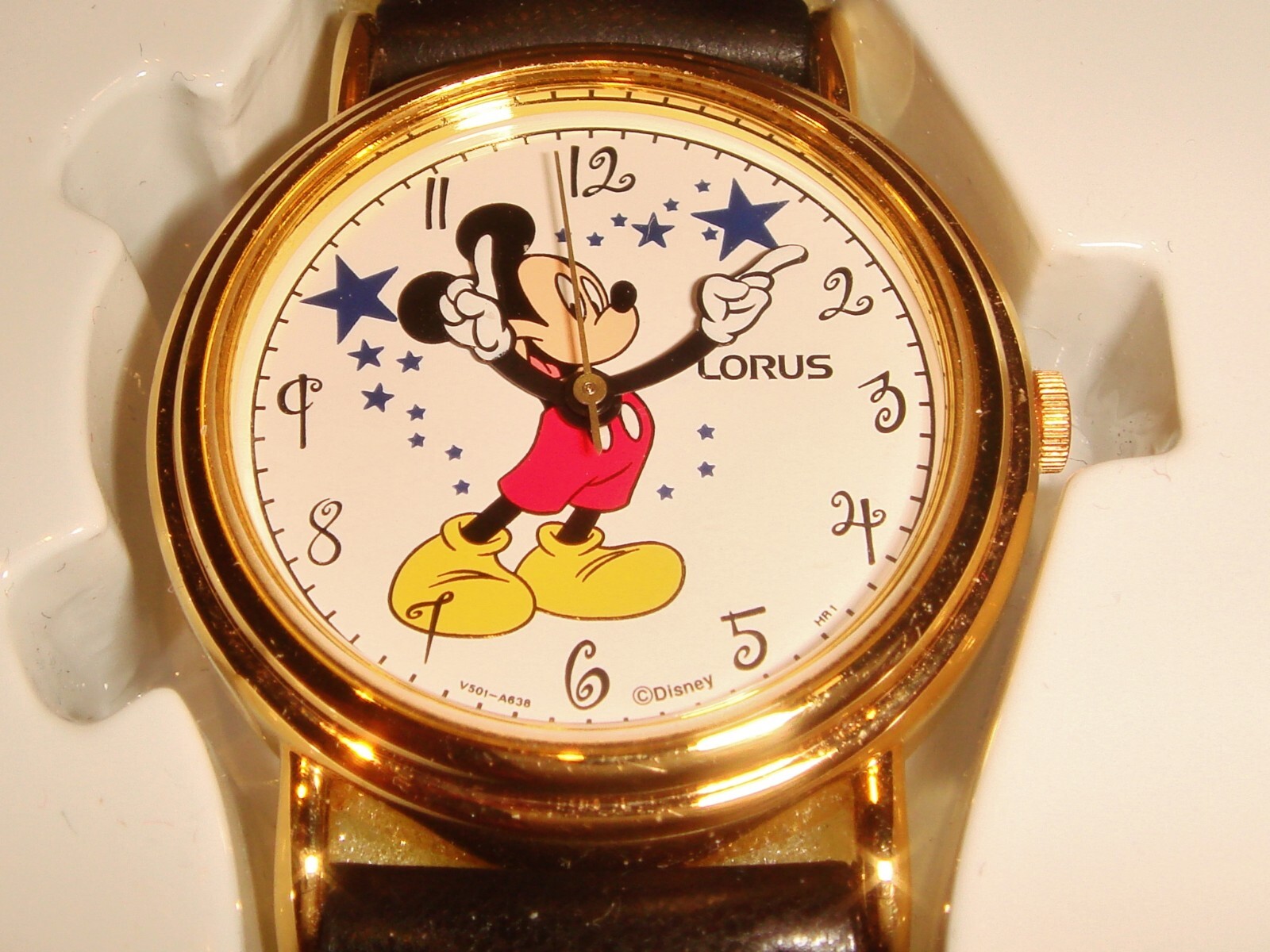 Vintage Mickey Mouse LORUS Quartz Watch V501-A638 Black Leather Band NEW