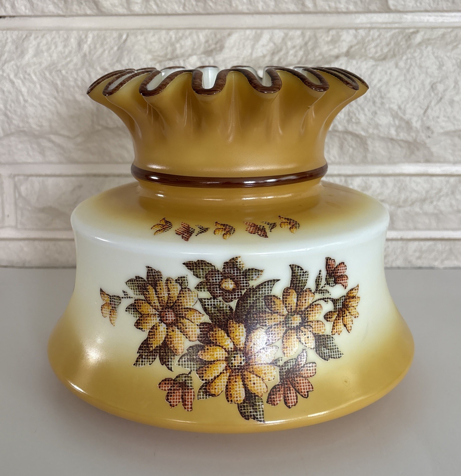 Vintage GWTW Gold Pixel Hurricane Oil Or Electric Glass Lamp Shade For 7” Fitter Vintage GWTW Gold Pixel Hurricane Oil Or Electric Glass Lamp Shade For 7” Fitter