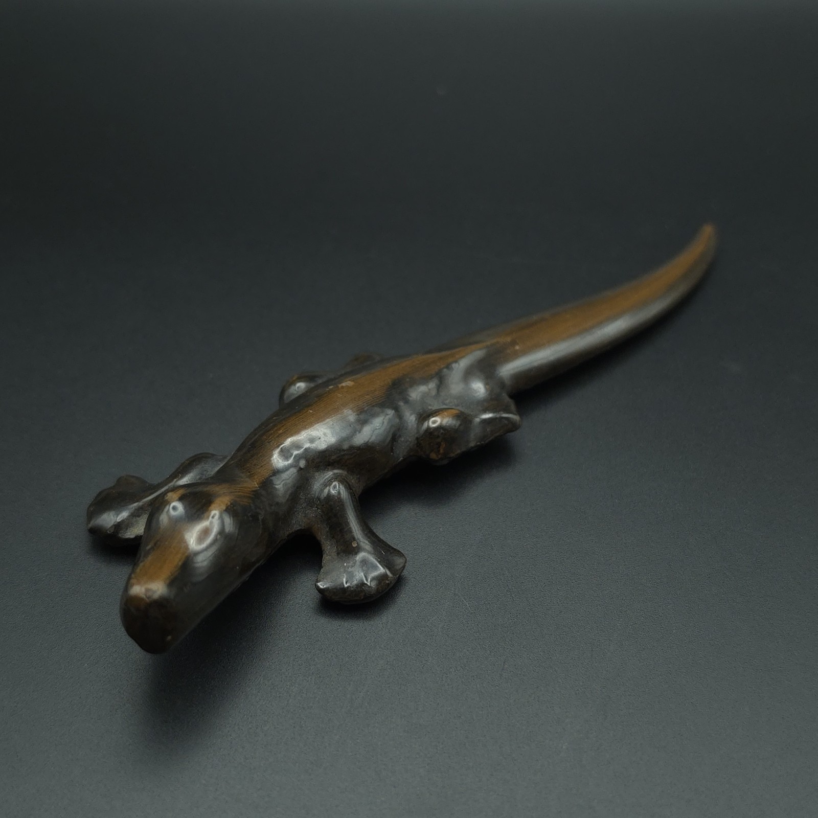 Antique Independent Stove Co Cast Iron Alligator Paperweight Owosso MI