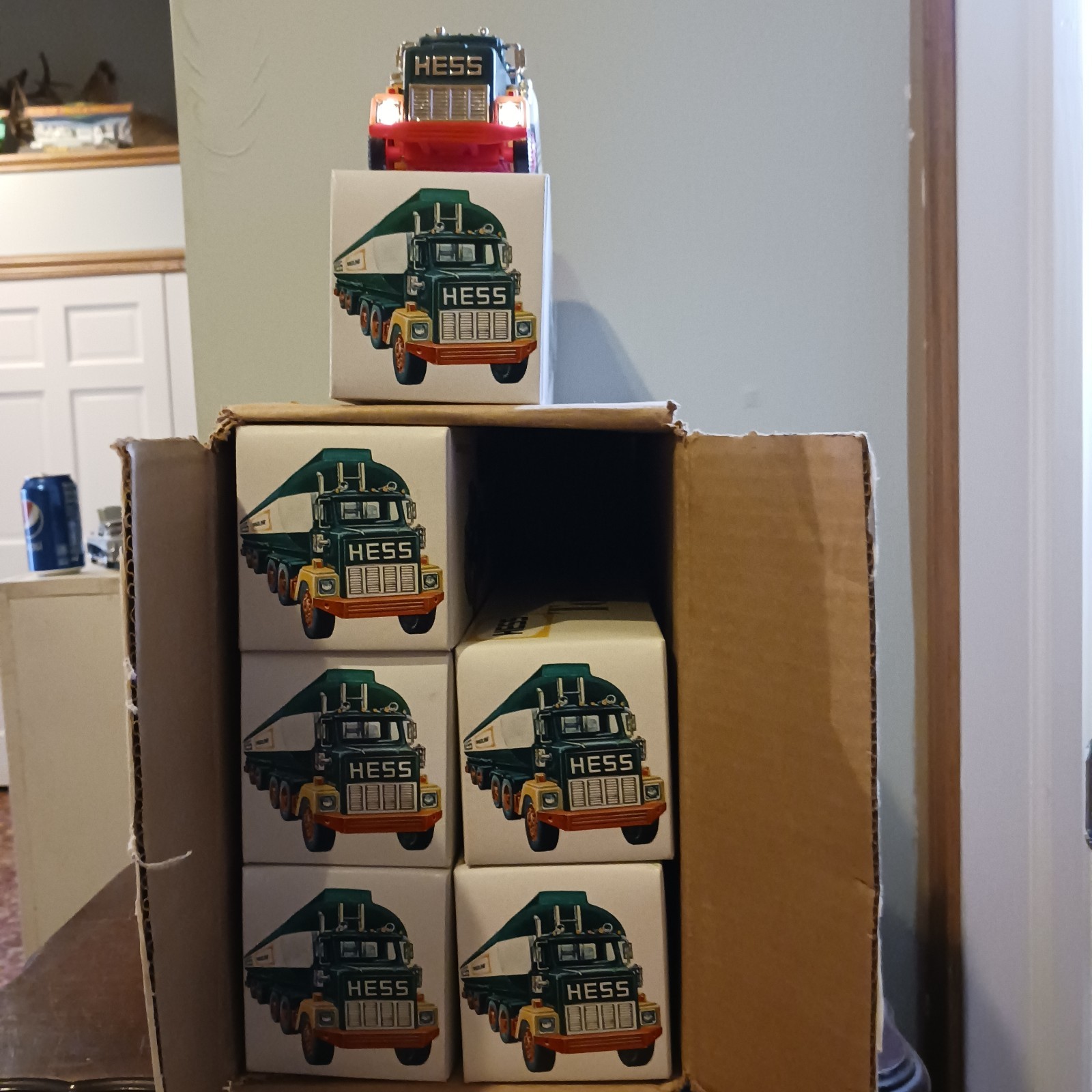 Vintage 1977 Hess Toy Truck Gasoline Tanker NIB Complete w Battery Card Vintage 1977 Hess Toy Truck Gasoline Tanker NIB Complete w Battery Card