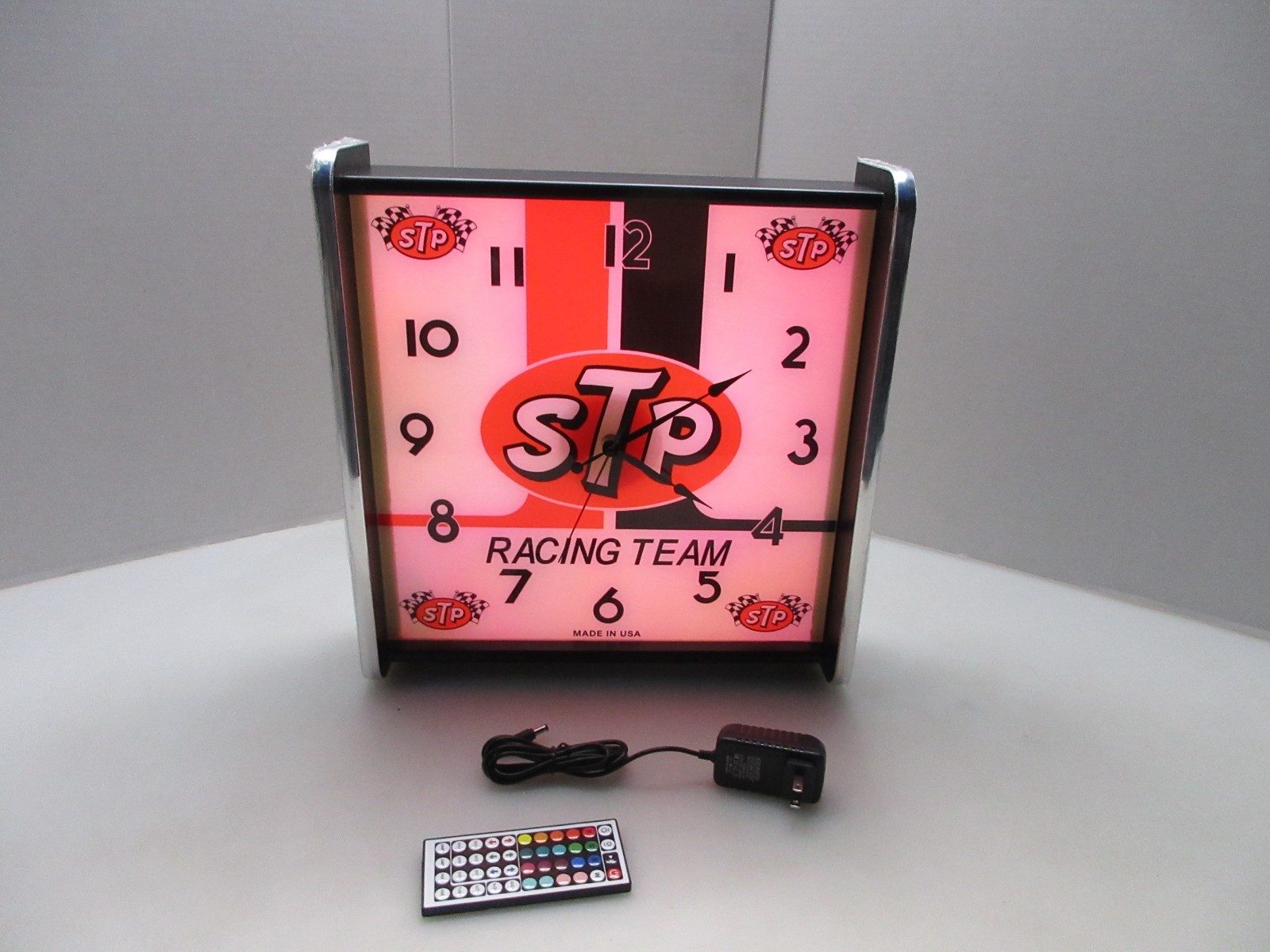 STP Racing Team LED light up Advertising wall clock Brand New STP Racing Team LED light up Advertising wall clock Brand New