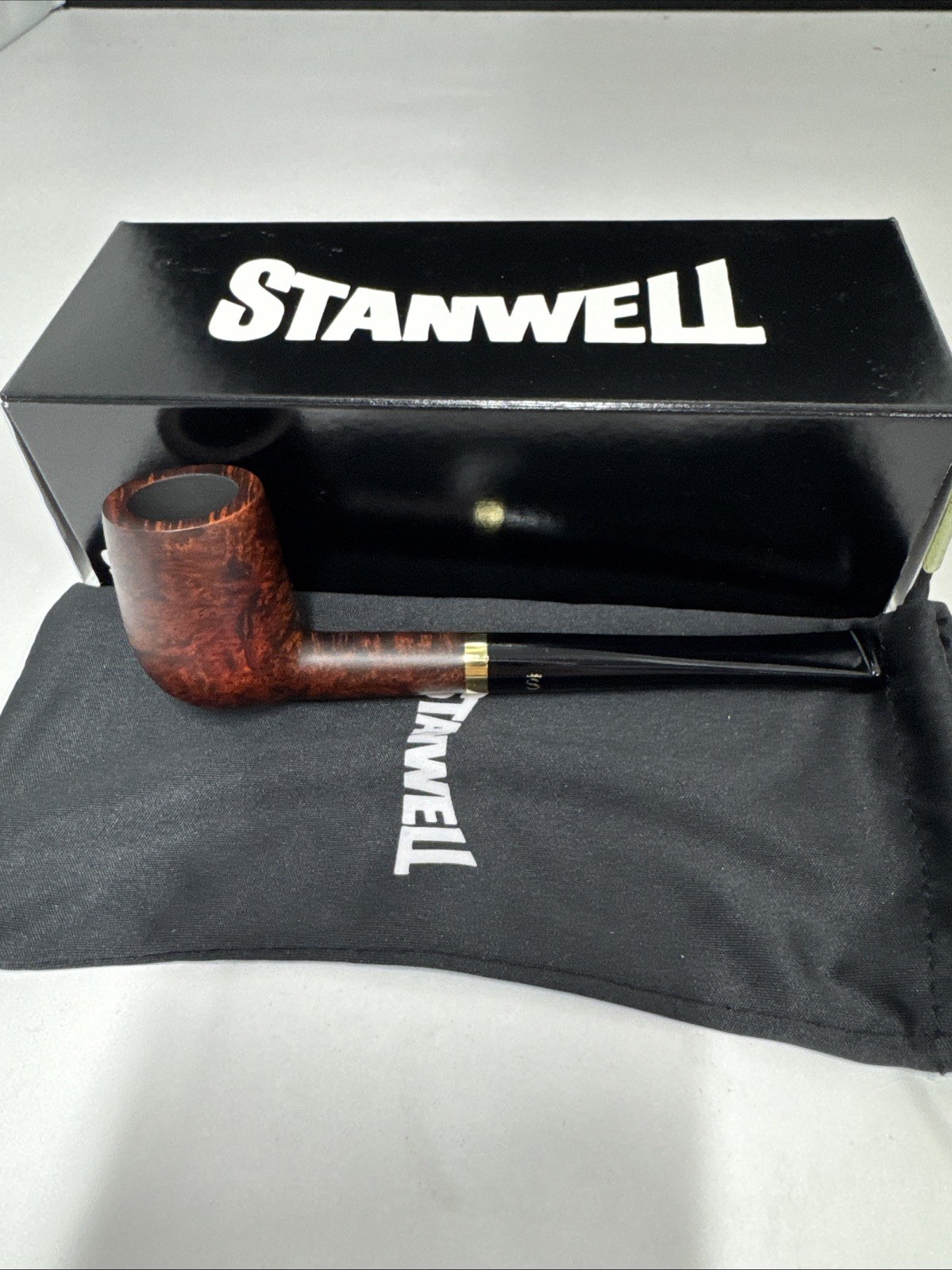 Stanwell De Luxe Straight Small Billiard 107 Smooth Briar Tobacco Pipe - New