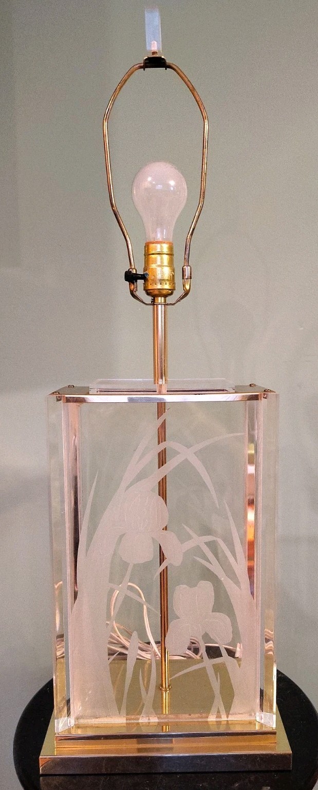 Vintage Mid 1980s Fredrick Ramond Etched Flowers Table Lamp Vintage Mid 1980s Fredrick Ramond Etched Flowers Table Lamp