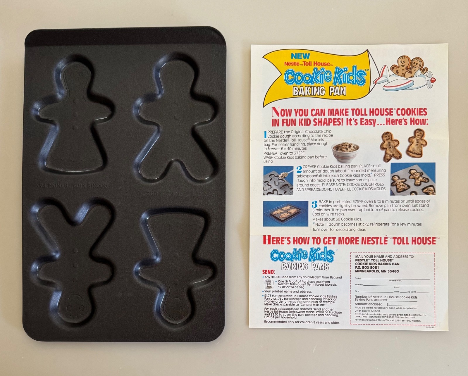 Nestle Toll House Cookie Kids Gingerbread People Non-Stick Bake Sheet Lot Of 4 Nestle Toll House Cookie Kids Gingerbread People Non-Stick Bake Sheet Lot Of 4