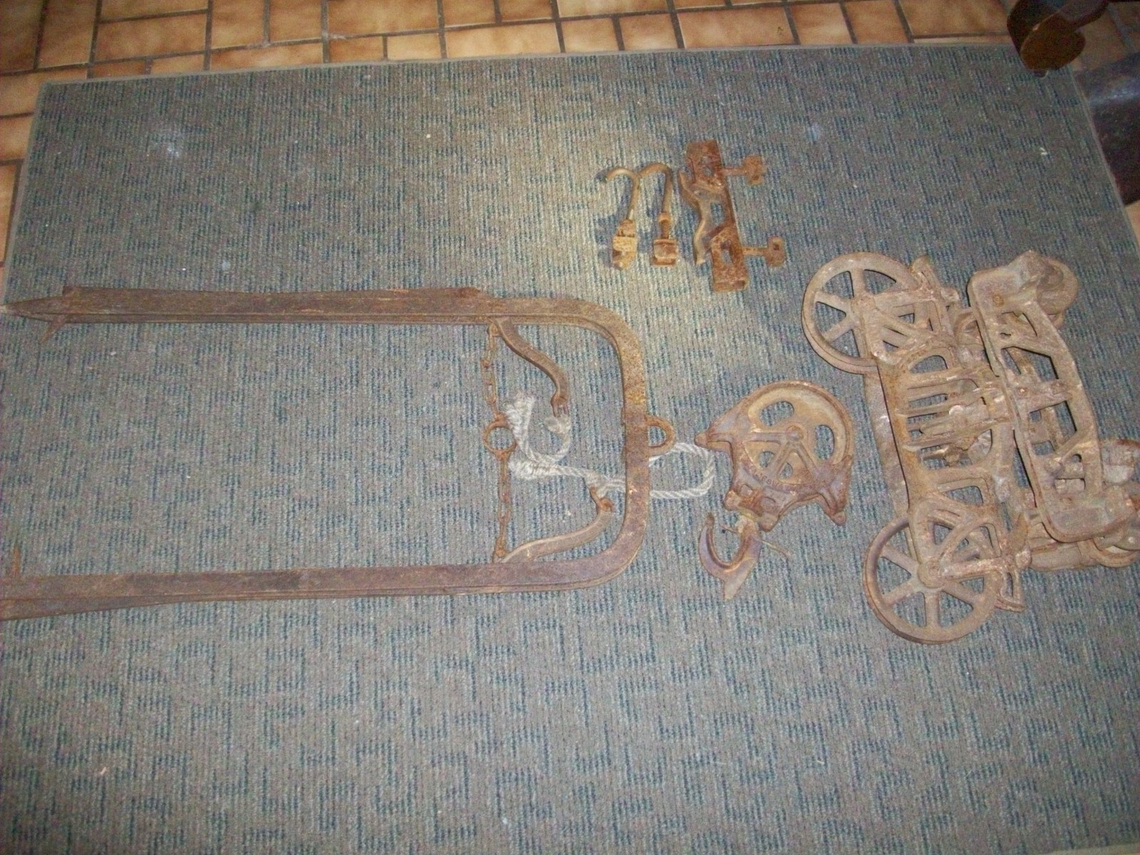Antique James Way Jamesway Barn Hay Trolley Cast Iron Pulley COMPLETE SYSTEM Antique James Way Jamesway Barn Hay Trolley Cast Iron Pulley COMPLETE SYSTEM