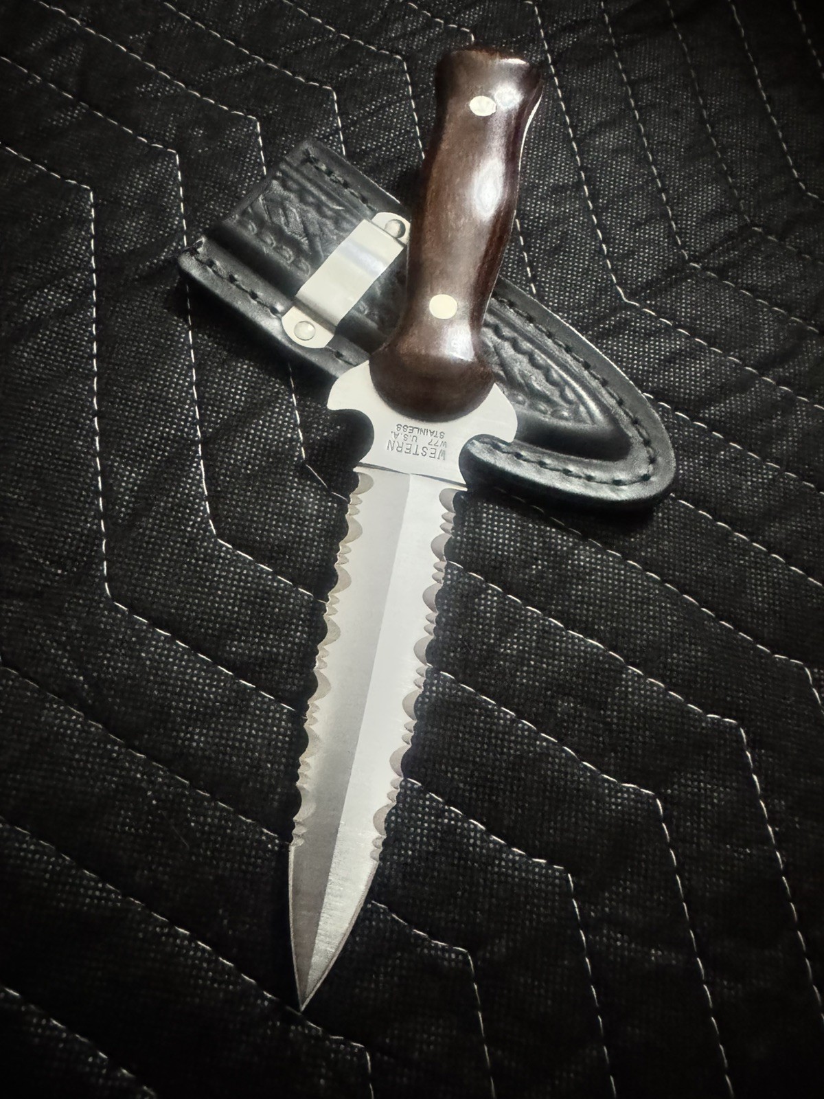 Vintage Western SERRATED W77 Knife NEW With Original Box And Sheath Vintage Western SERRATED W77 Knife NEW With Original Box And Sheath