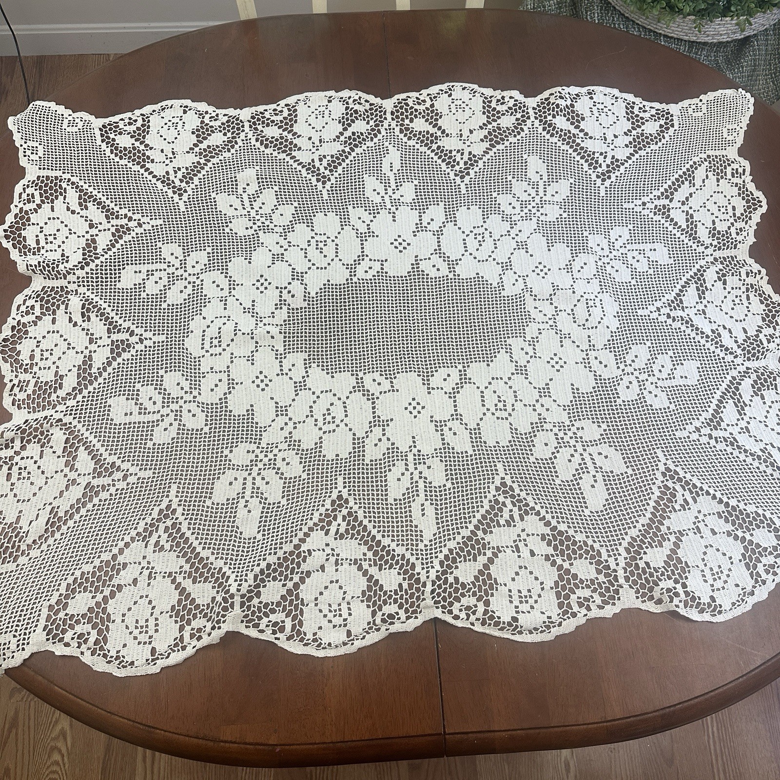 Vintage Filet Crochet Lace Table Topper Rose Floral Ivory Scalloped 31x39 Cotton Vintage Filet Crochet Lace Table Topper Rose Floral Ivory Scalloped 31x39 Cotton
