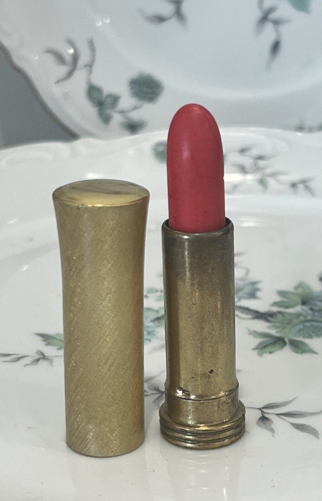 VINTAGE R.H. COSMETICS N.Y. COLLECTIBLE GOLD METAL TUBE LIPSTICK BERRY NEW