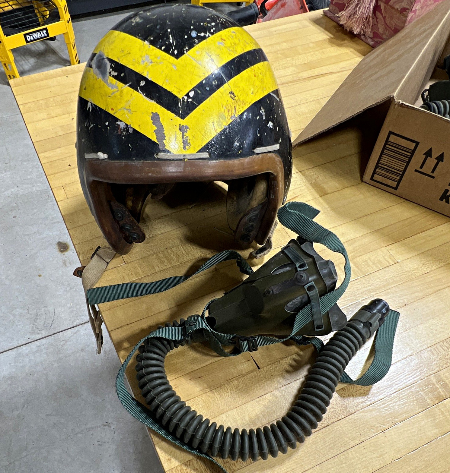 Vintage USAF Pilot Flight Helmet w Oxygen Mask Black Yellow Military