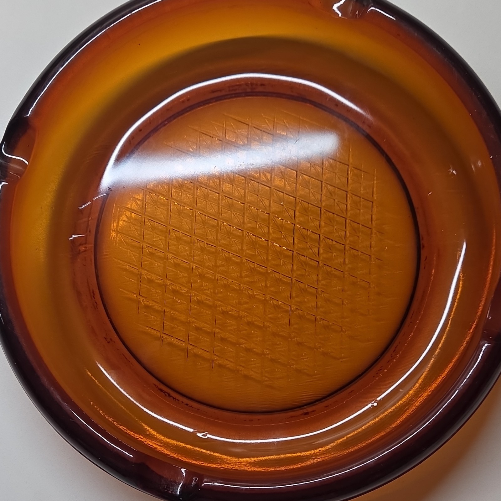 Vintage Heavy Amber Glass Ashtray Classic Diamond Pattern Base Cigar Grooves H23