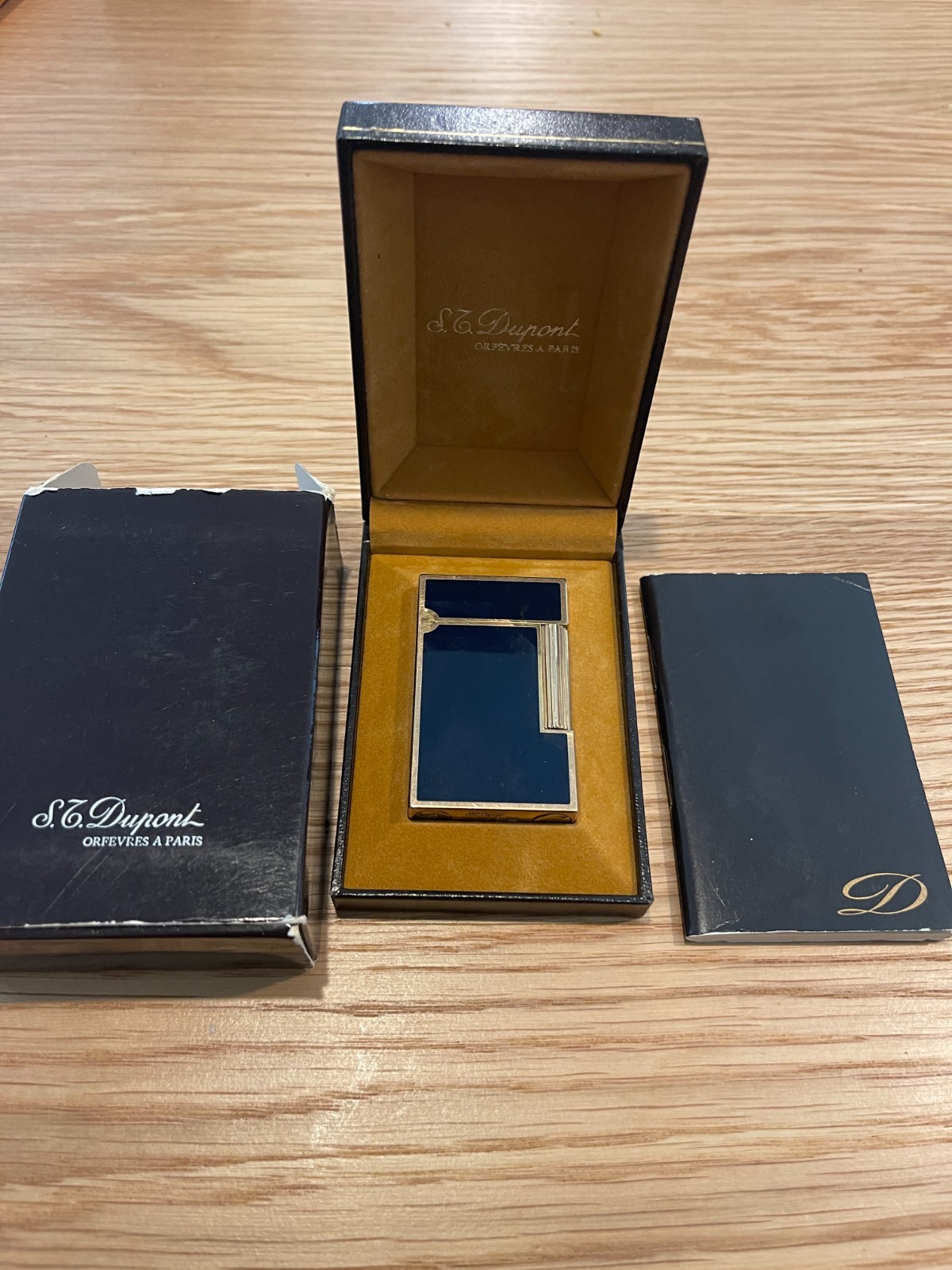 Vintage S.T. Dupont Ligne 2 Lighter Black Lacquer Gold Plated with Box