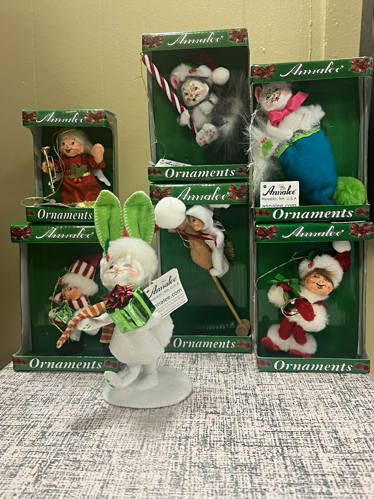Annalee Holiday Set of 6 Ornaments & 1 Posable NEW