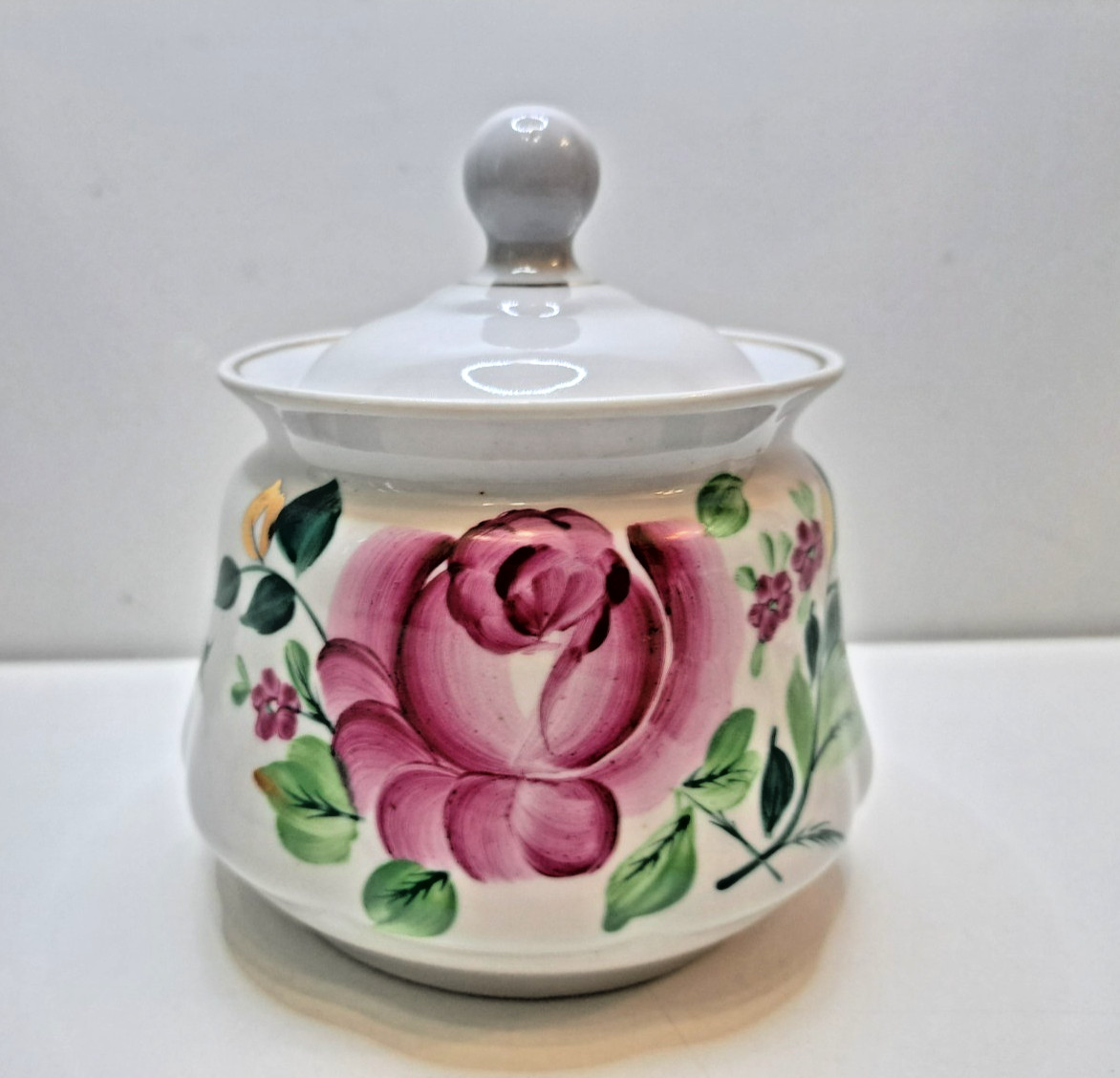 Vintage Sugar Bowl Tea Rose Painting, Sumy Porcelain Factory, Ukraine Vintage Sugar Bowl Tea Rose Painting, Sumy Porcelain Factory, Ukraine