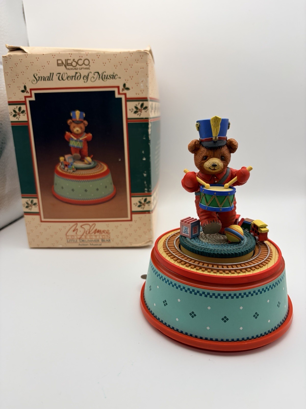 VINTAGE ENESCO SMALL WORLD OF MUSIC LITTLE DRUMMER BEAR ACTION/MUSICAL W/BOX VINTAGE ENESCO SMALL WORLD OF MUSIC LITTLE DRUMMER BEAR ACTION/MUSICAL W/BOX