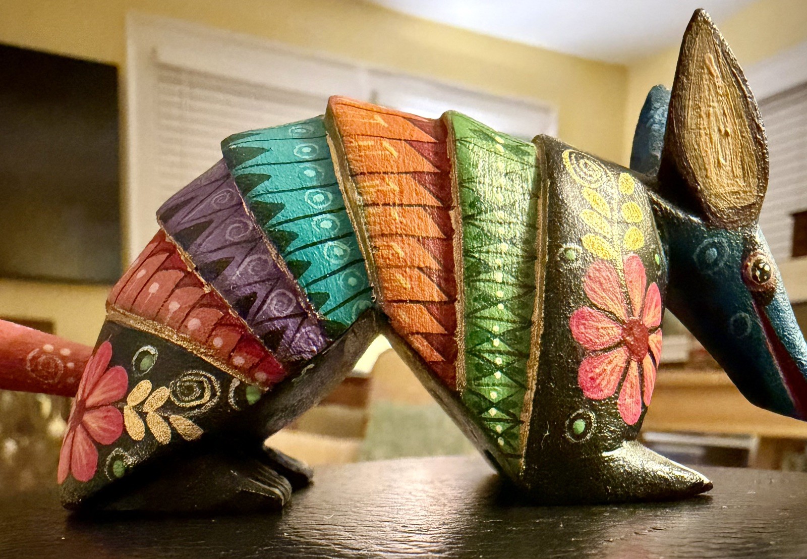 Oaxacan Wood Carving Armadillo Alebrije Signed Aldo Hernandez Casa Don Juan 7.5”