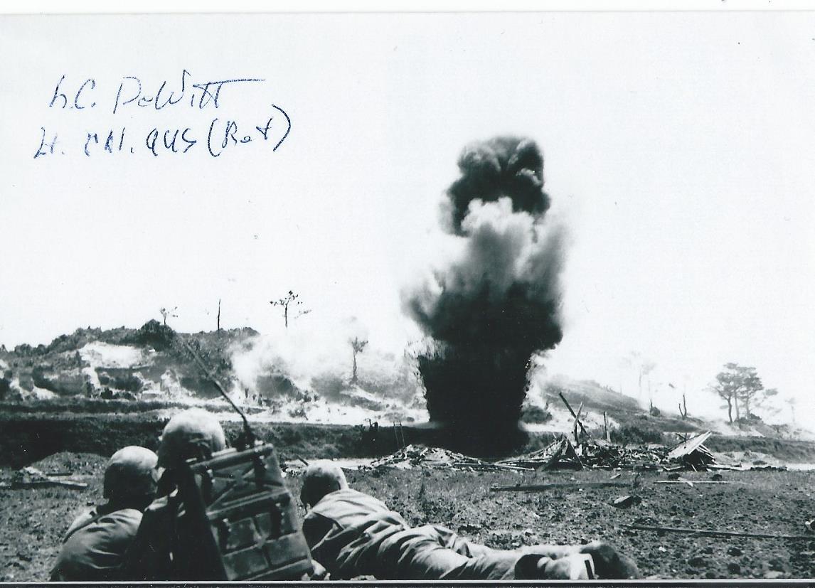 Leonard Dewitt signed 4x6 photo New Guinea Pacific Theater WW II Rare LOOK Leonard Dewitt signed 4x6 photo New Guinea Pacific Theater WW II Rare LOOK