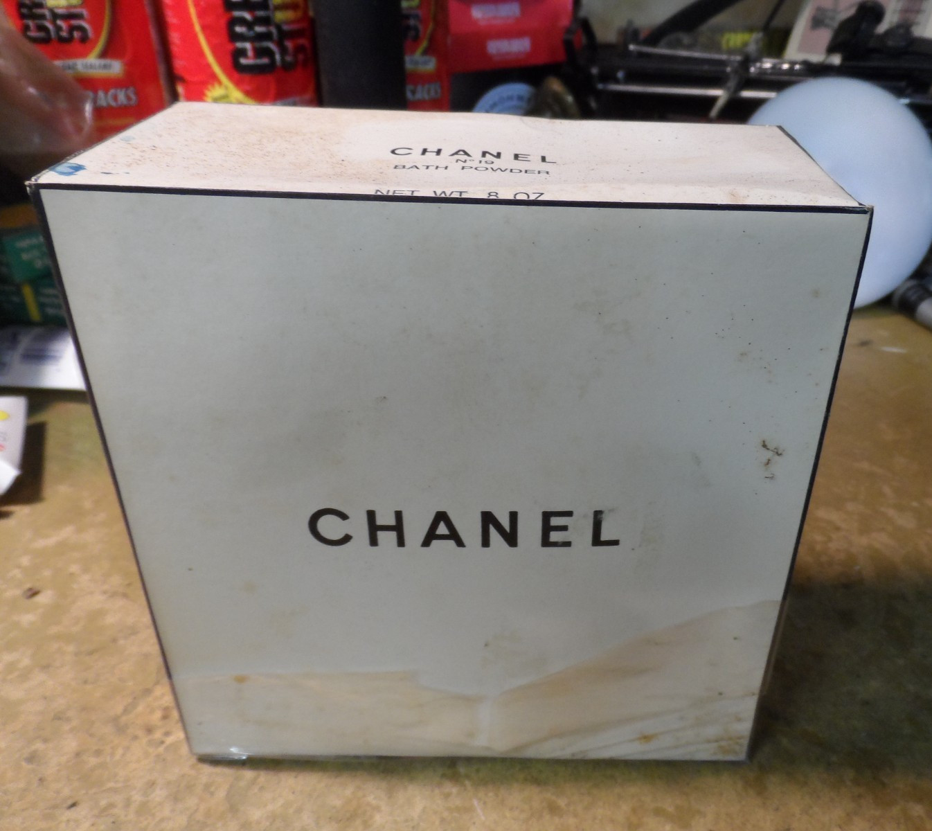 VTG. 70'S ? Chanel No 19 Bath Powder 8.OZ  New York Opened never Used No Bar Cod
