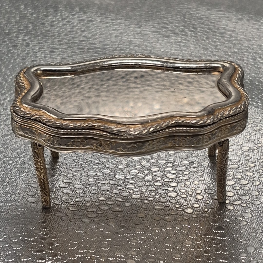 Vintage Volupte Petite Boudoir Vanity Powder Compact