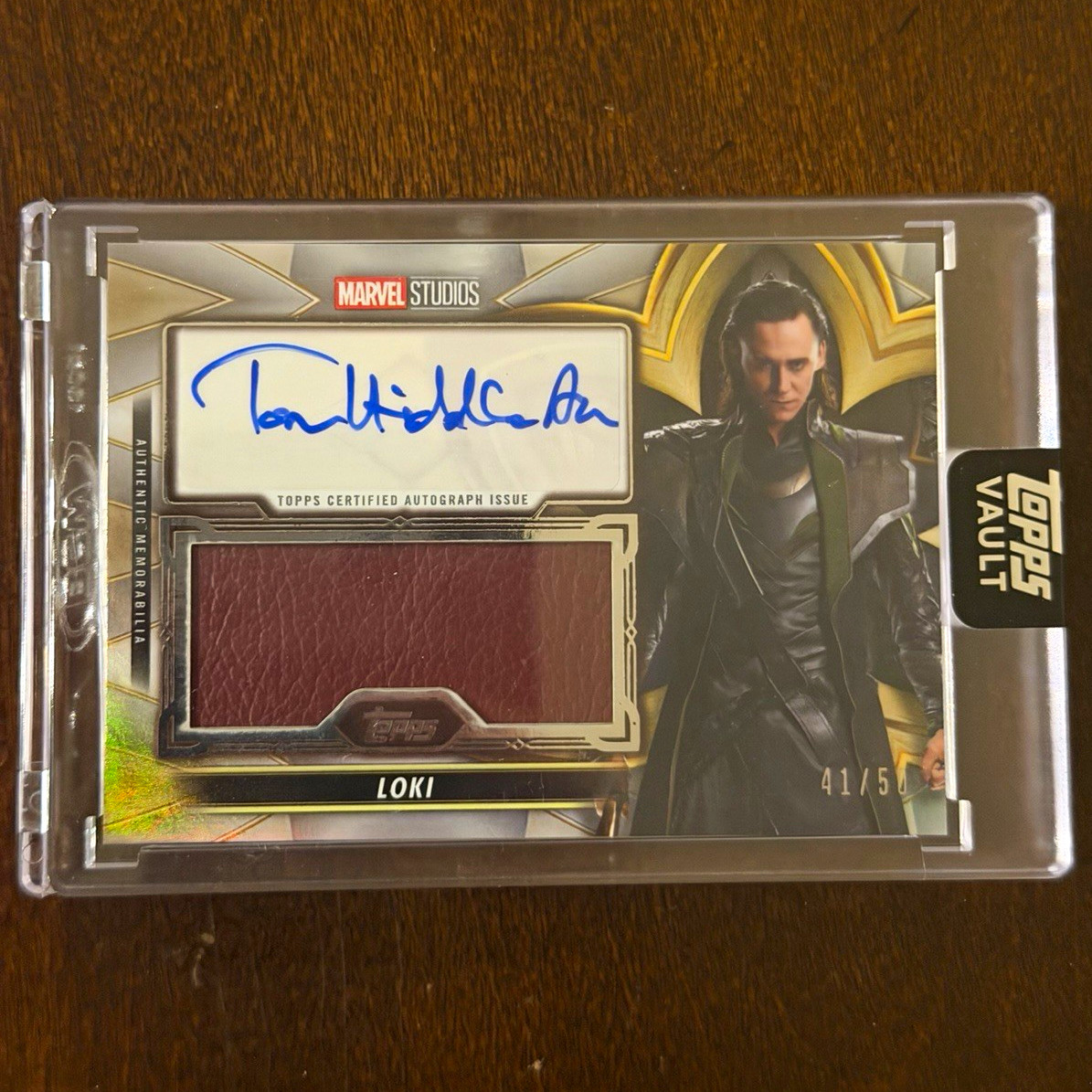 Topps 2025 Marvel Vault Loki Tom Hiddleston Autograph Relic AR-TH 41/45