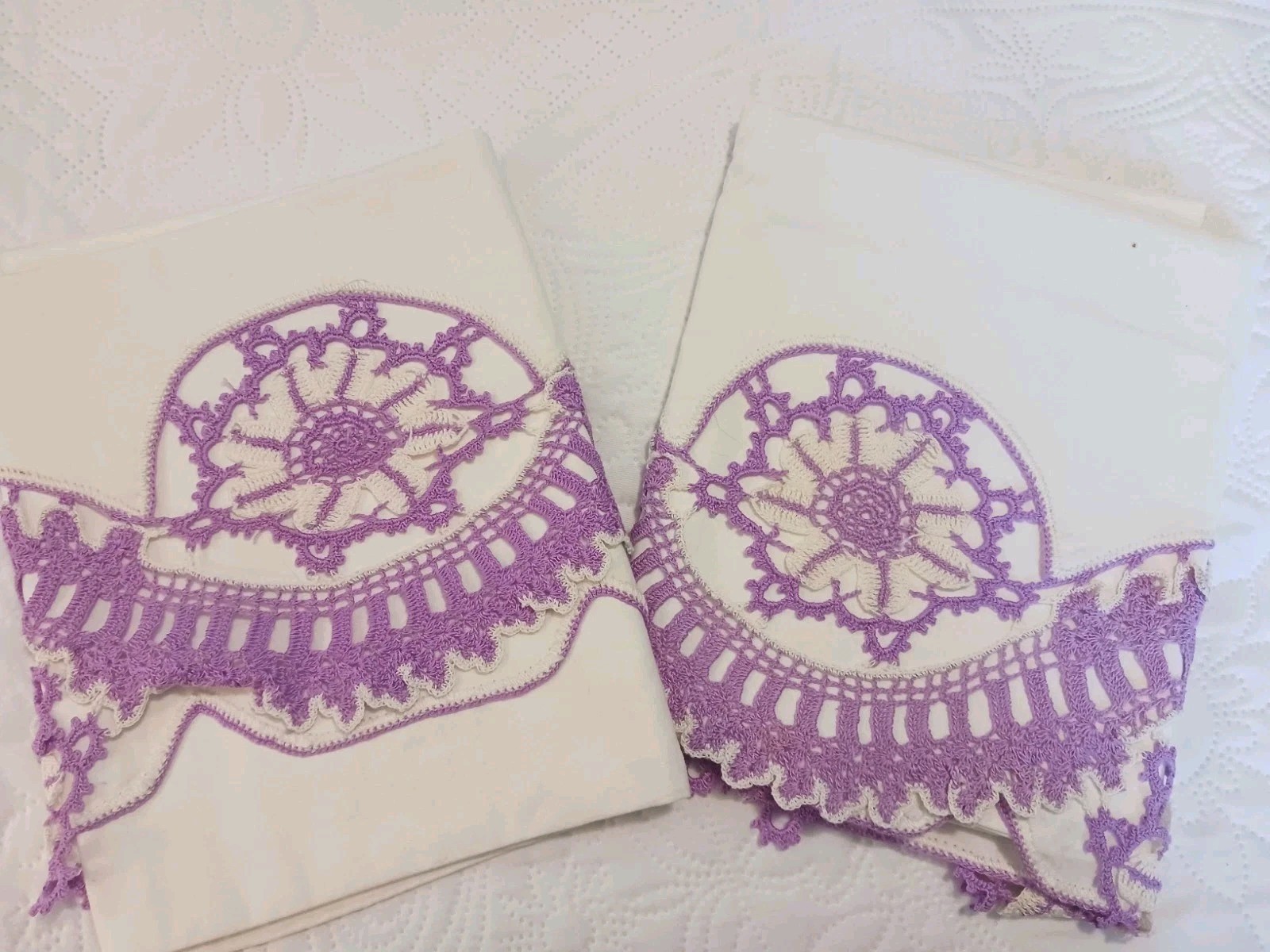 Pair Pretty Vtg White Cotton Pillowcases w Lilac Purple Crochet Medallion Lace