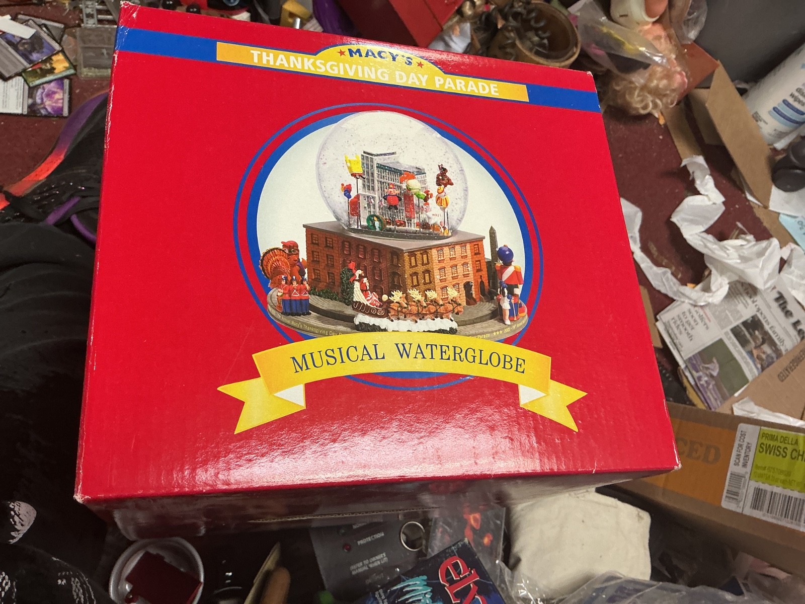 Vtg Macy\'s 2005 Thanksgiving Day Parade Musical WaterGlobe Snow globe Christmas