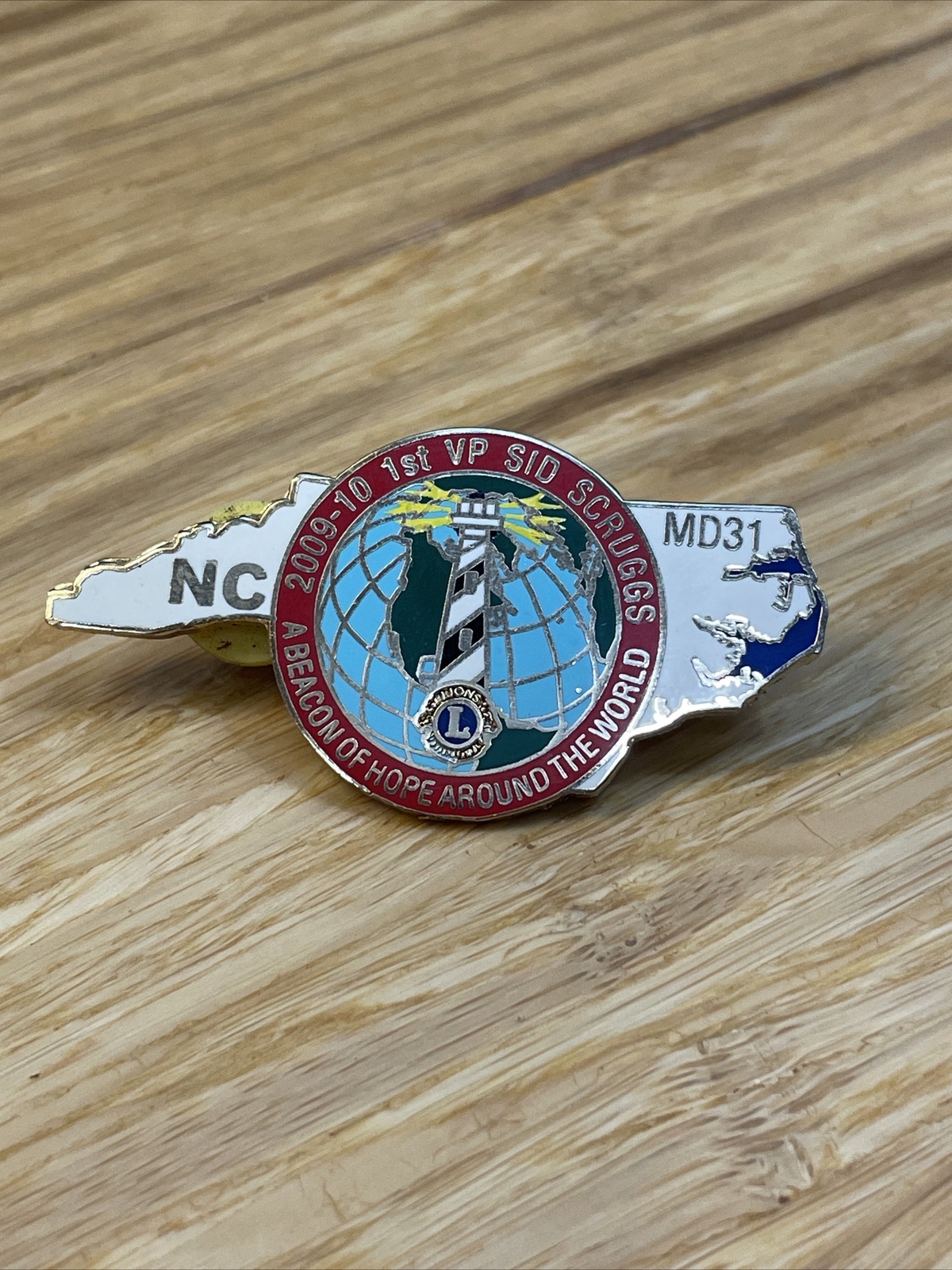 Lion's Club North Carolina 2009-10 1st VP Sid Scruggs Lapel Pin Pinback KG JD