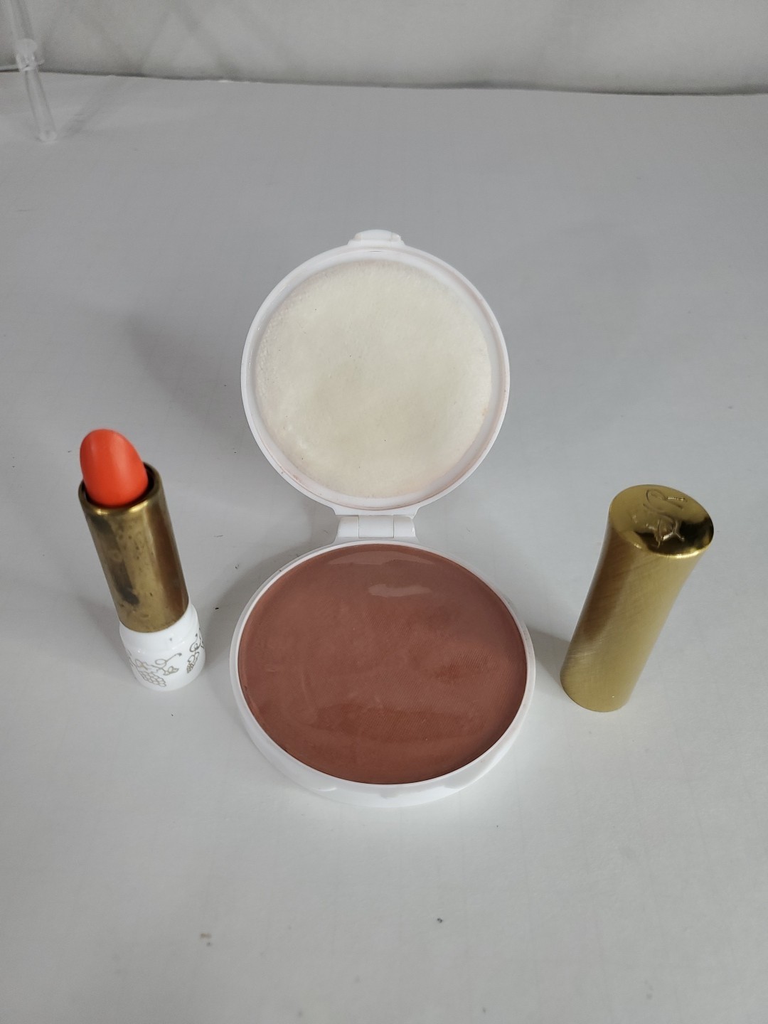 Vintage 60s Sharon Ray Deep Tan Compact & Vintage 60s Sharon Ray Deep Tan Compact &