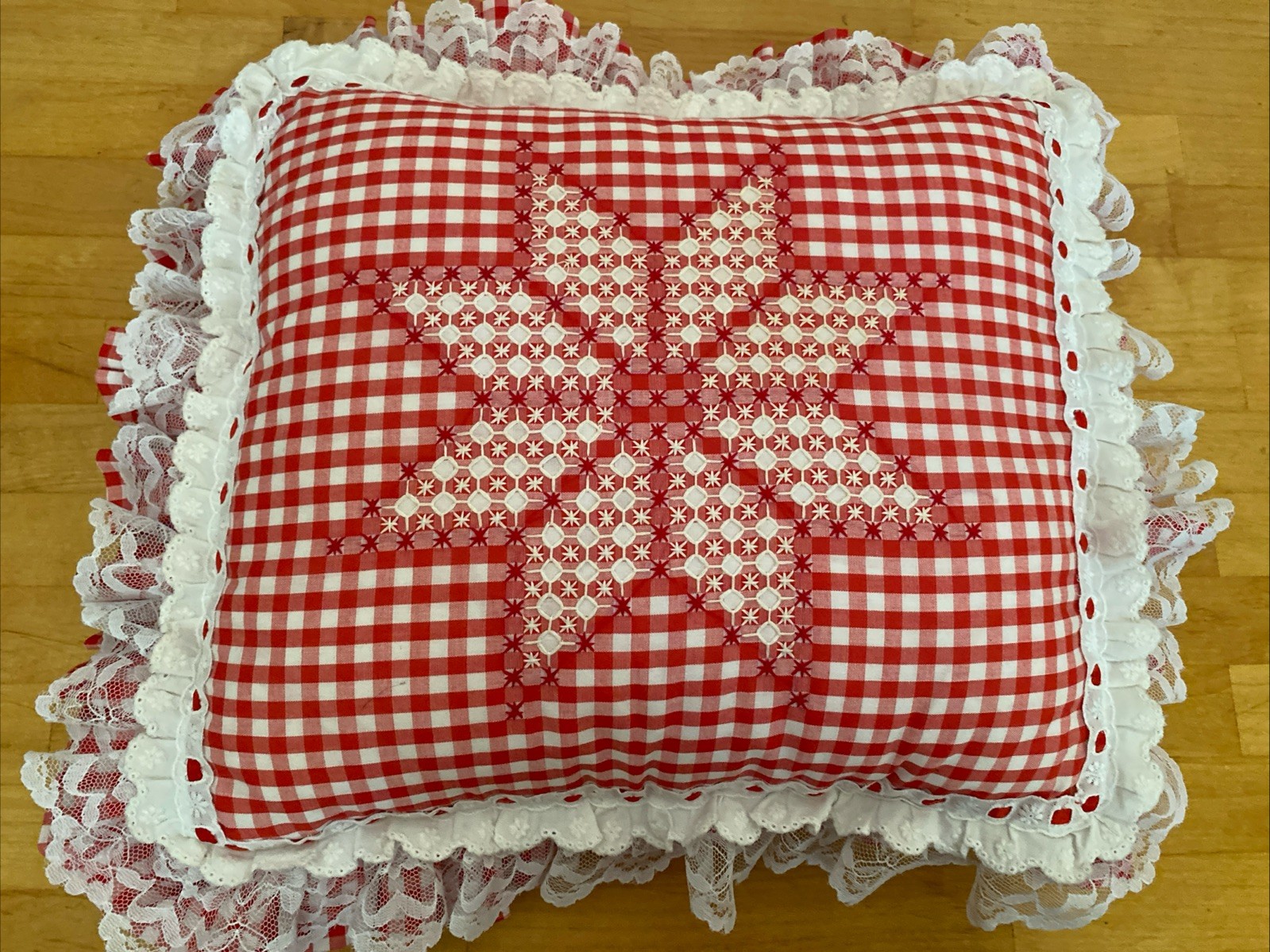 Vtg pillow red/white gingham eyelet lace cross stitch star cottage core 