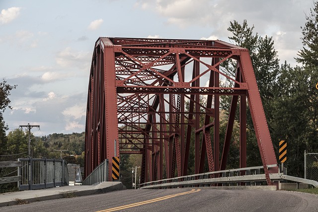 Photo:Richmond Vermont Winooski River Bridge 2017 Red Steel Truss Bridge