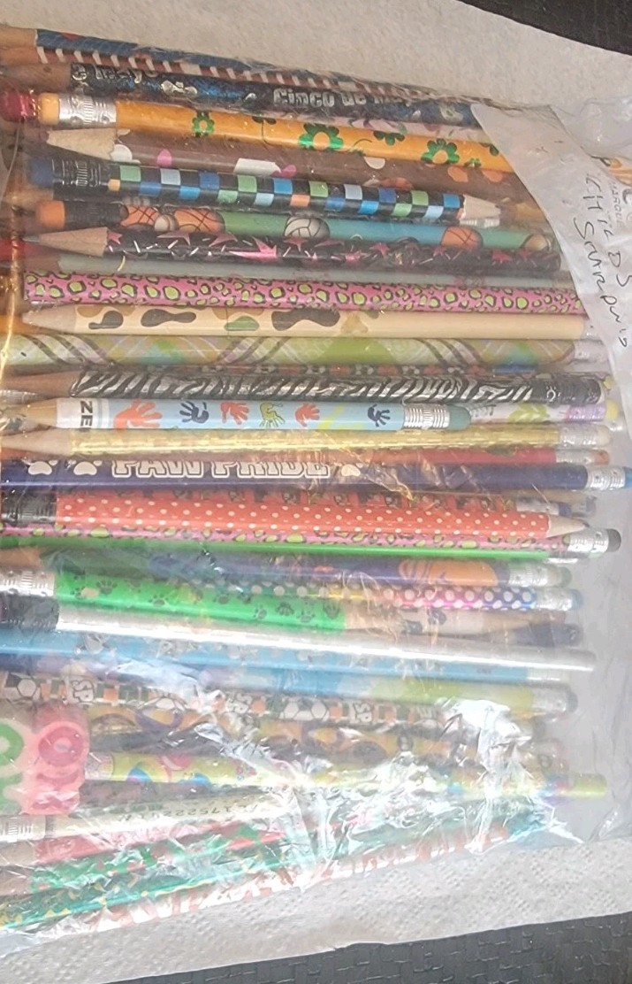 Pencils Hundreds Of Vintage Teachers, Halloween, Novelty , Kids Stuff, Huge Bag Pencils Hundreds Of Vintage Teachers, Halloween, Novelty , Kids Stuff, Huge Bag