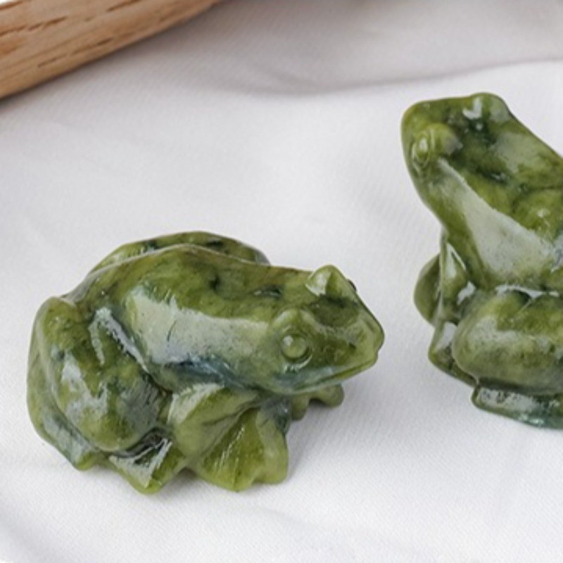 Xiuyu Serpentine Jade Carved Frog Pocket Stone Lovely Spiritual Crystal Gift