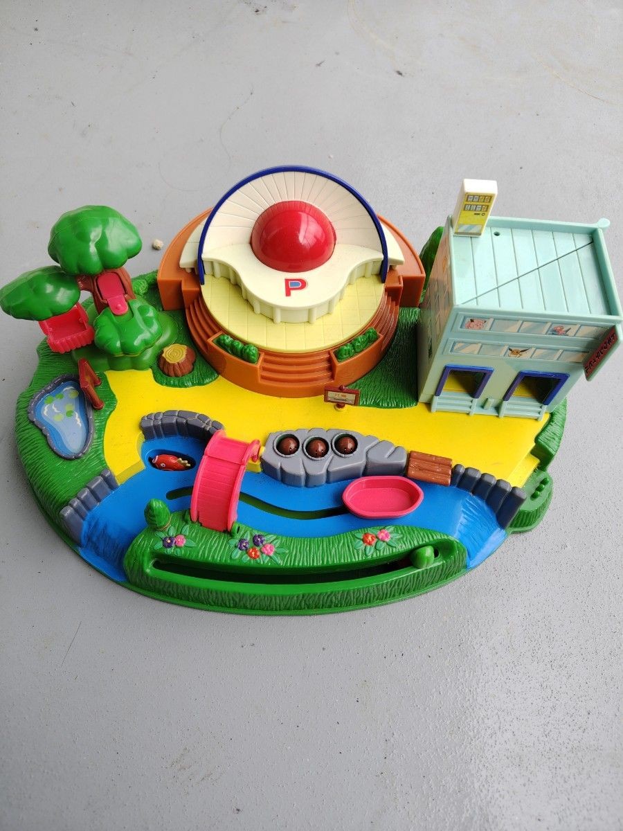 Pokemon Chibi Poke House with 42 Figures Vintage TOMY Bandai Pokemon Chibi Poke House with 42 Figures Vintage TOMY Bandai