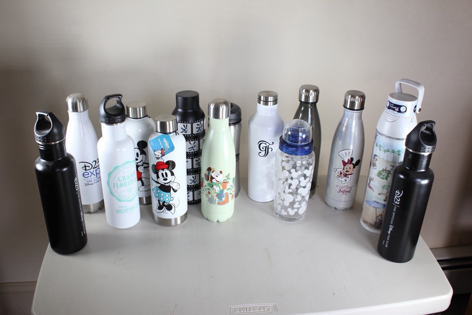 Estate Lot Of (13) Disney Water Bottles Estate Lot Of (13) Disney Water Bottles