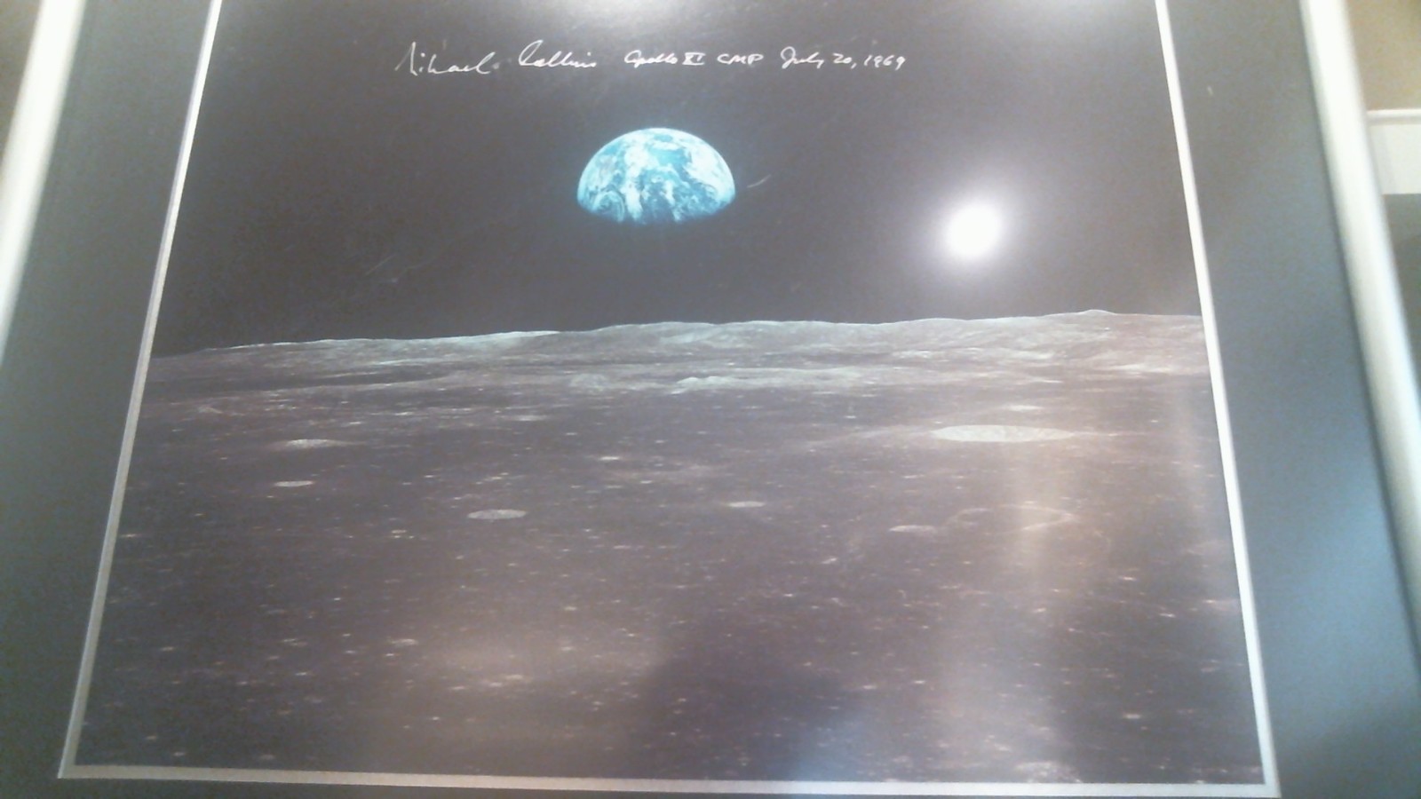 Apoll1o 11 Astronaut signed Michael Collins signed and dated Earthrise 16 x 20