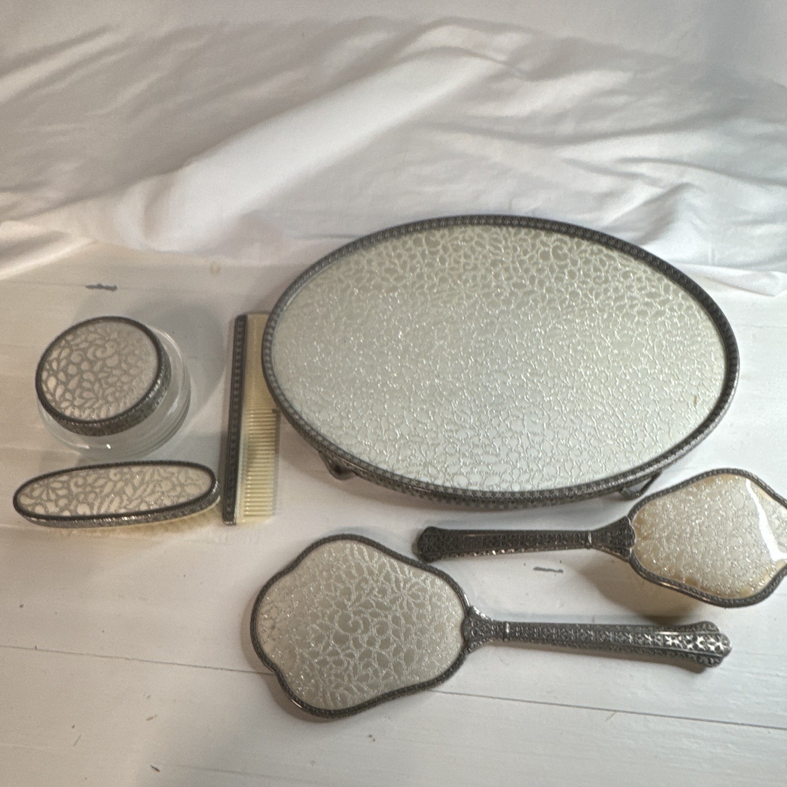 Vintage Silver Tone Filigree Vanity Dressing Table Set 6 Piece Vintage Silver Tone Filigree Vanity Dressing Table Set 6 Piece