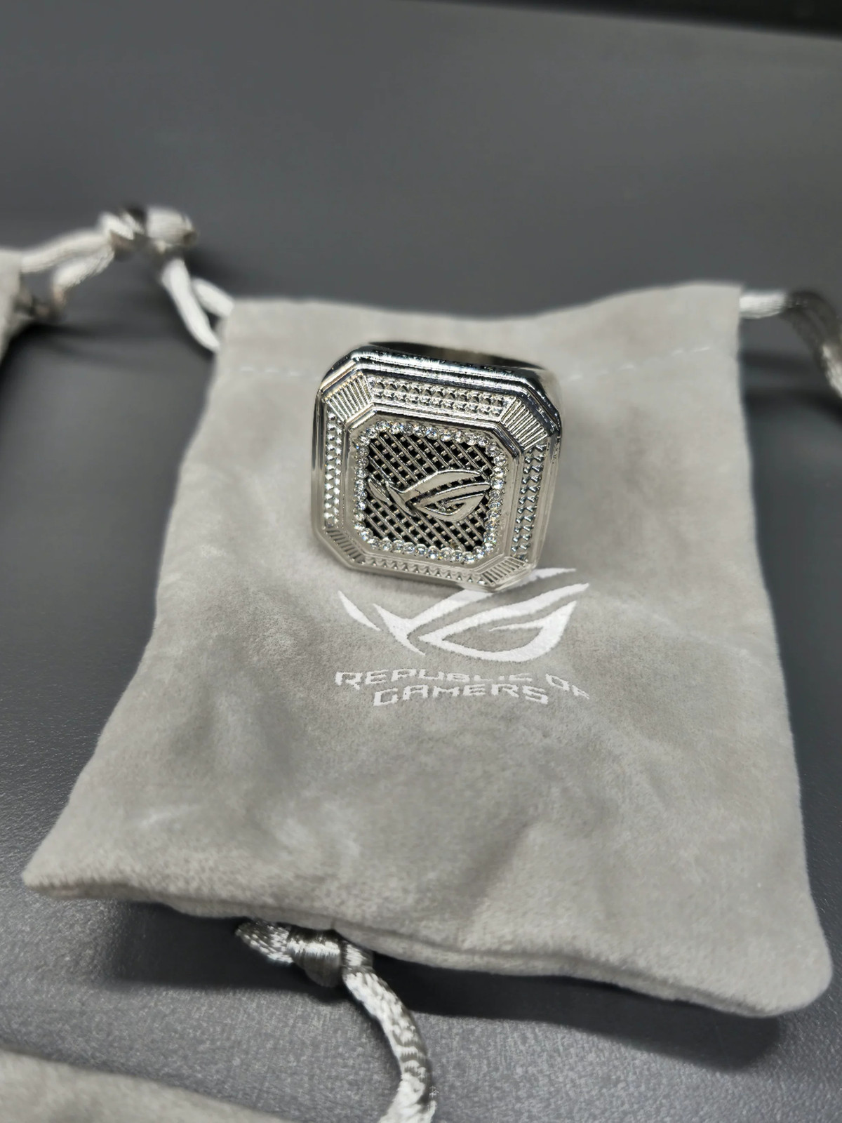 ASUS ROG RTX 50 Series STRIX Limited Edition Alloy Ring with Gray Pouch