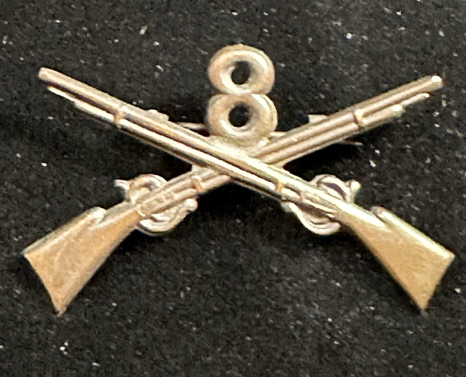 8th Infantry Single Collar Insignia Spanish American War Very Active Unit.