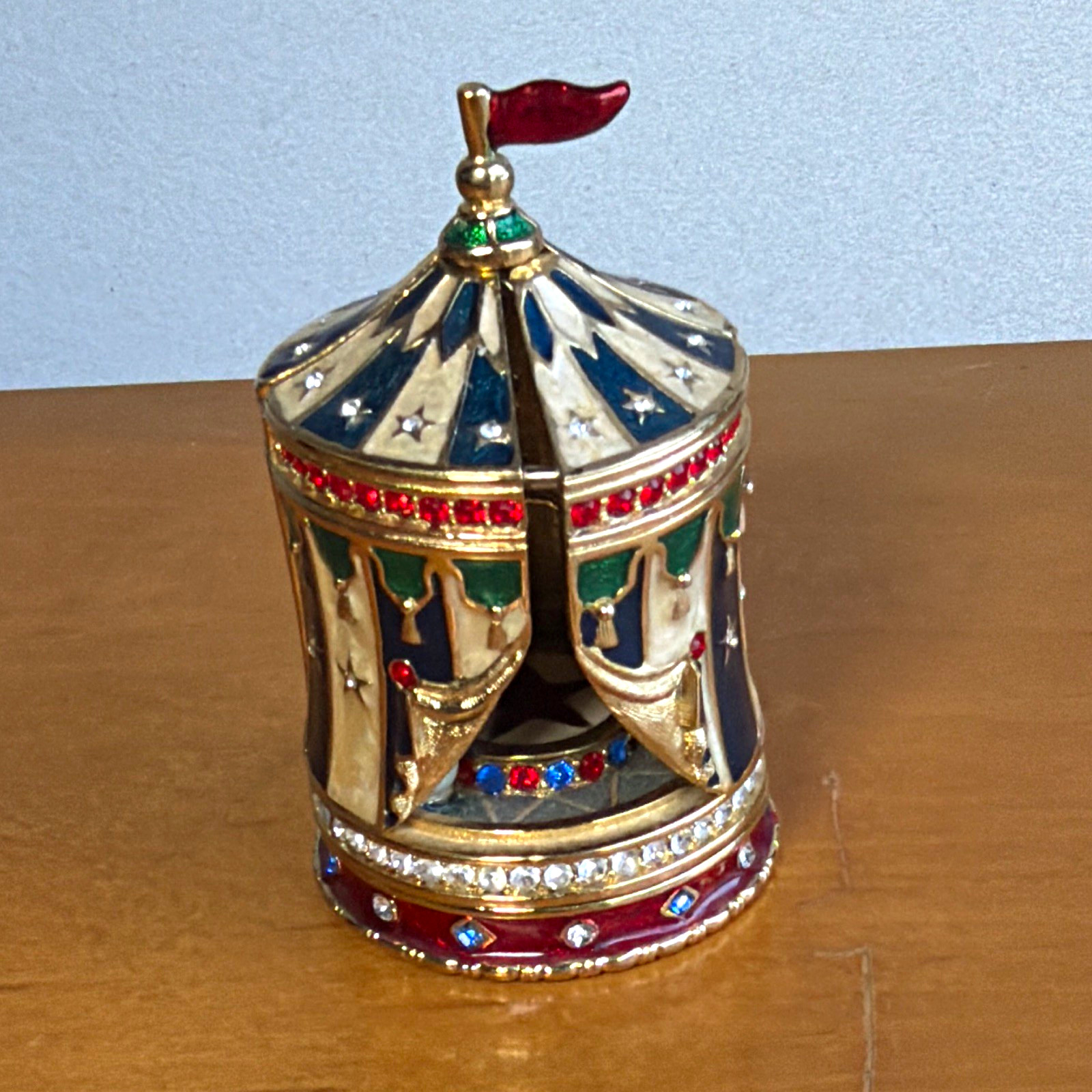 Estée Lauder Beautiful Solid Perfume Circus Tent Compact 2001 Collectible No Box
