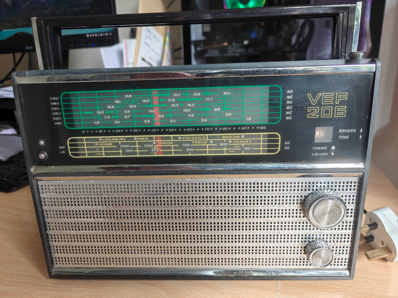 VEF 206 MW/LW/SW vintage Soviet era radio VEF 206 MW/LW/SW vintage Soviet era radio