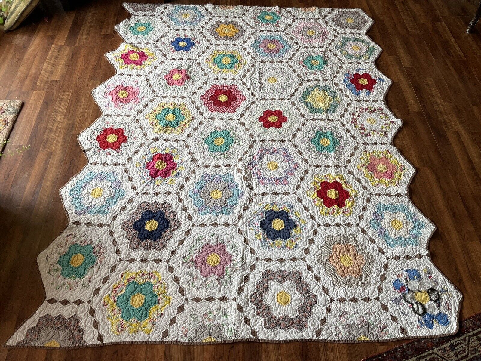 antique vintage flower garden patch quilt completely hand made & stitched 67x84