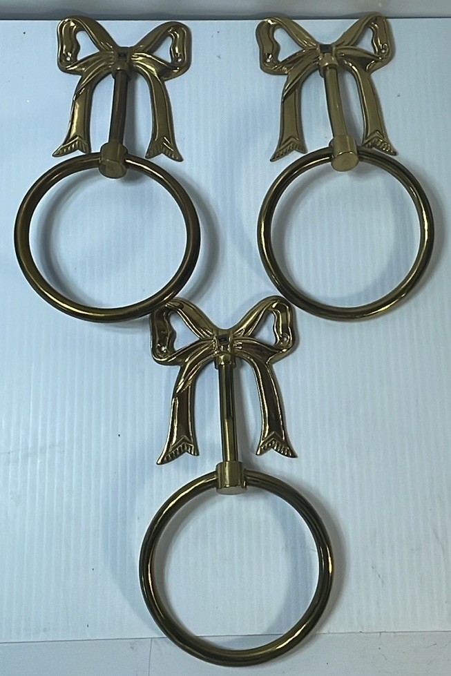 Lot Of 3 Vintage Bow Ribbon Solid Brass Towel Ring Holders Wall Mounted Lot Of 3 Vintage Bow Ribbon Solid Brass Towel Ring Holders Wall Mounted