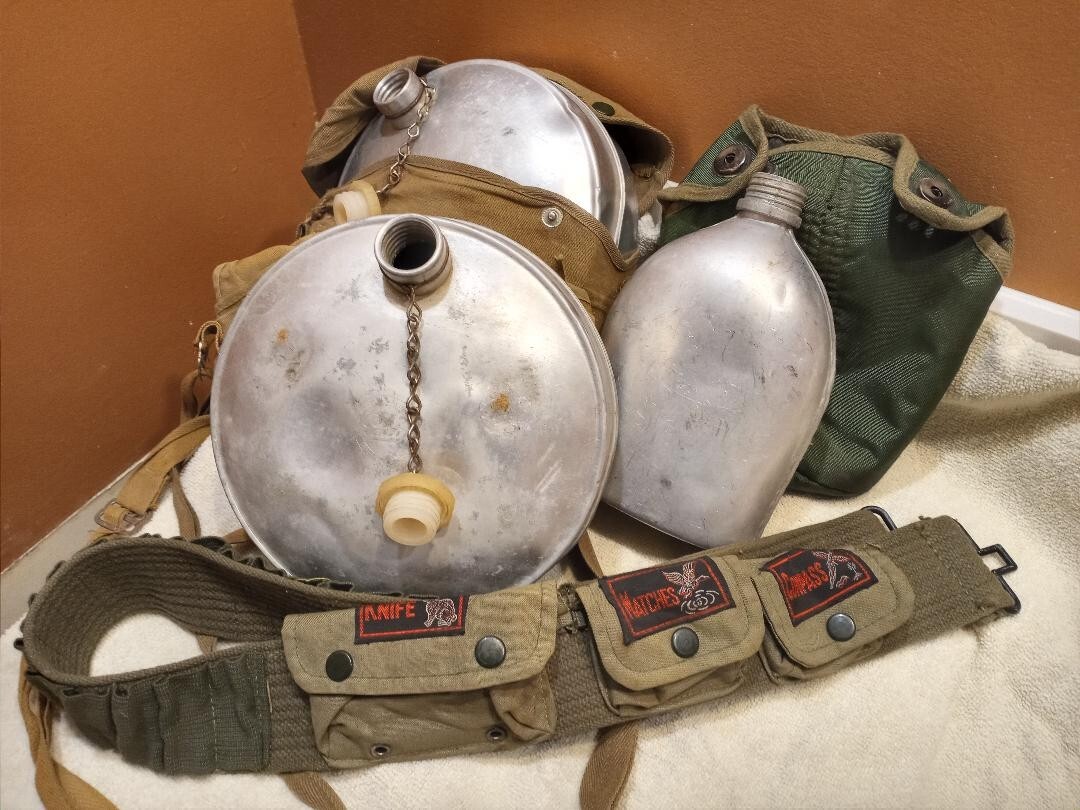 Vintage-Mid Century- Palco 2 Quarter Canteen W/Various accessories Lot-Bonus buy Vintage-Mid Century- Palco 2 Quarter Canteen W/Various accessories Lot-Bonus buy
