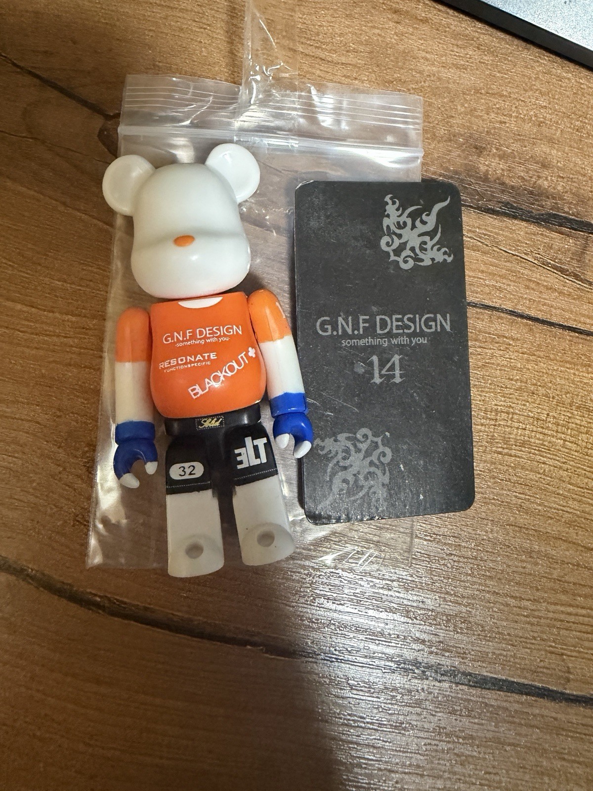 Medicom 100% Bearbrick Series 18 Gallery 1950 1:192 Kubrick Dunny Munny Qee
