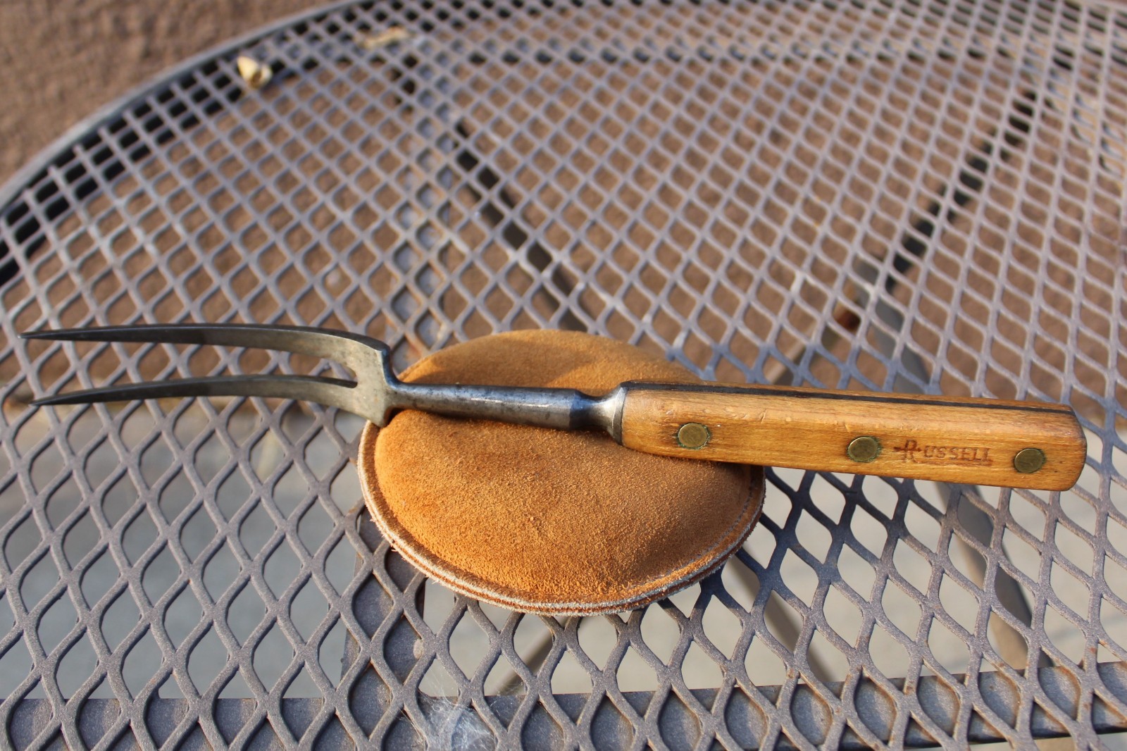 VINTAGE RUSSELL CHEFS CARVING FORK CARBON STEEL W/WOOD HANDLES & 3 BRASS RIVETS
