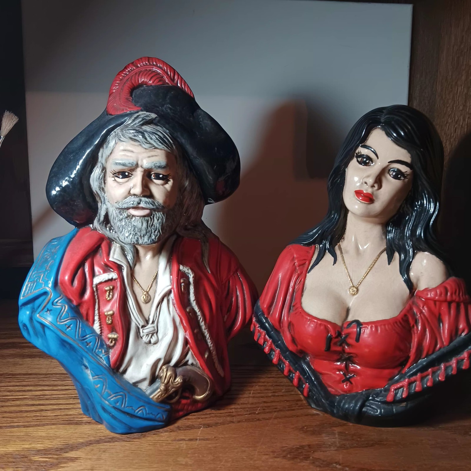 VTG PAIR HOLLAND MOLD PIRATE GYPSY WENCH CERAMIC STATUE BUST SET DEL-RAY CER VTG PAIR HOLLAND MOLD PIRATE GYPSY WENCH CERAMIC STATUE BUST SET DEL-RAY CER