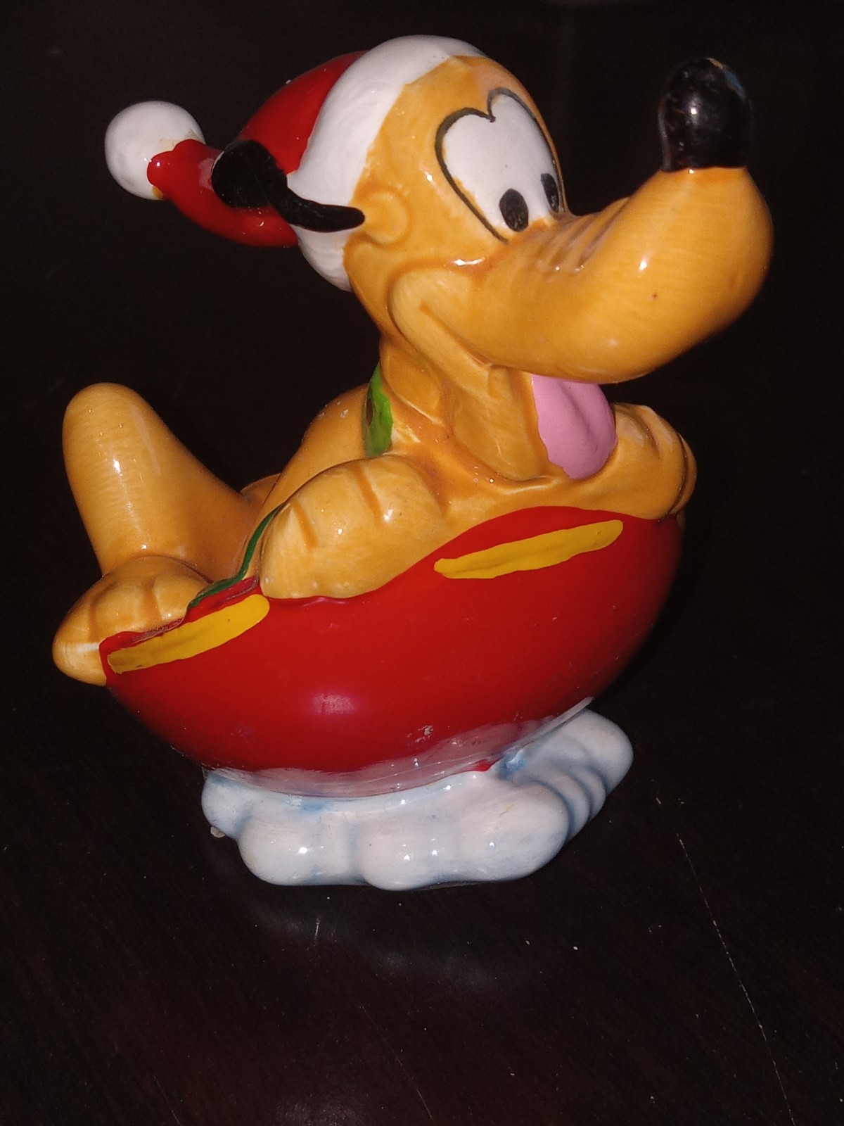 Enesco Walt Disney Mickey's Winter Wonderland - Pluto in Saucer Sled 653055